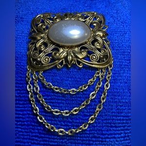 Vintage Gold Tone Brooch